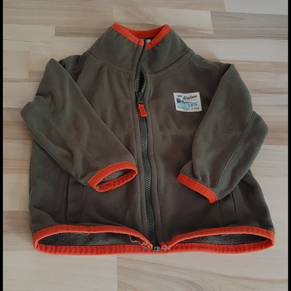 🌼6M Carter's Zip up Jacket